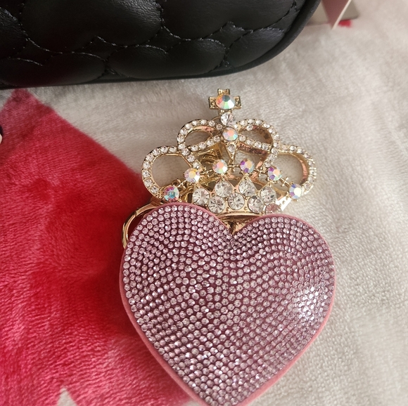 Juicy Couture Taffy Obsession Satchel and Heart-Shaped Bow Wallet - Picture 11 of 11